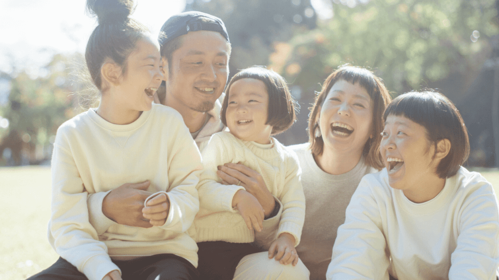 みんな笑顔の5人家族