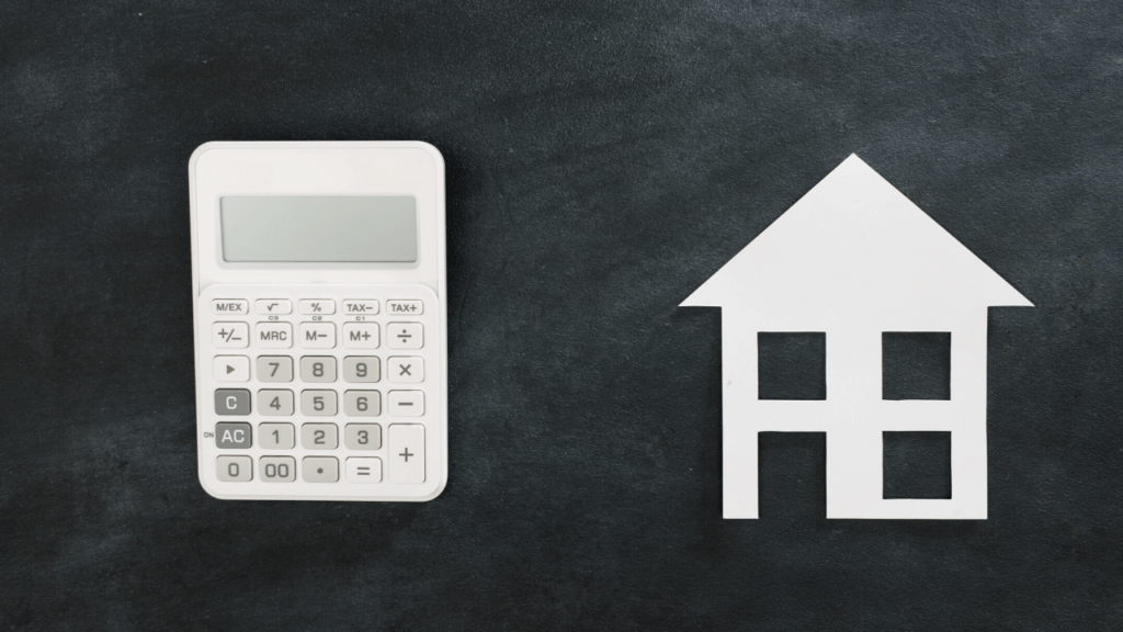 家と電卓のイラスト