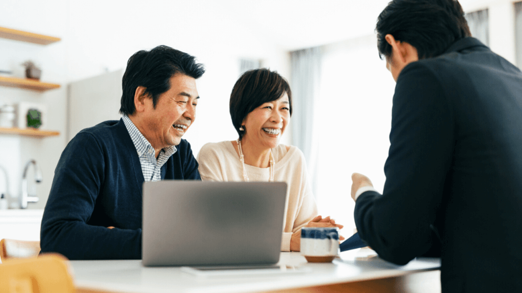 退職金の税金について相談する夫婦