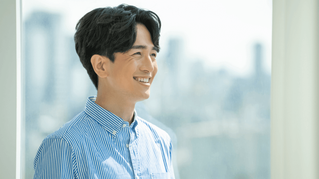 ワンルームマンション投資を検討中の男性