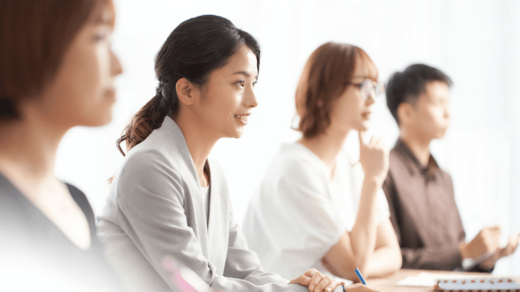 不動産投資セミナーで学ぶ人たち